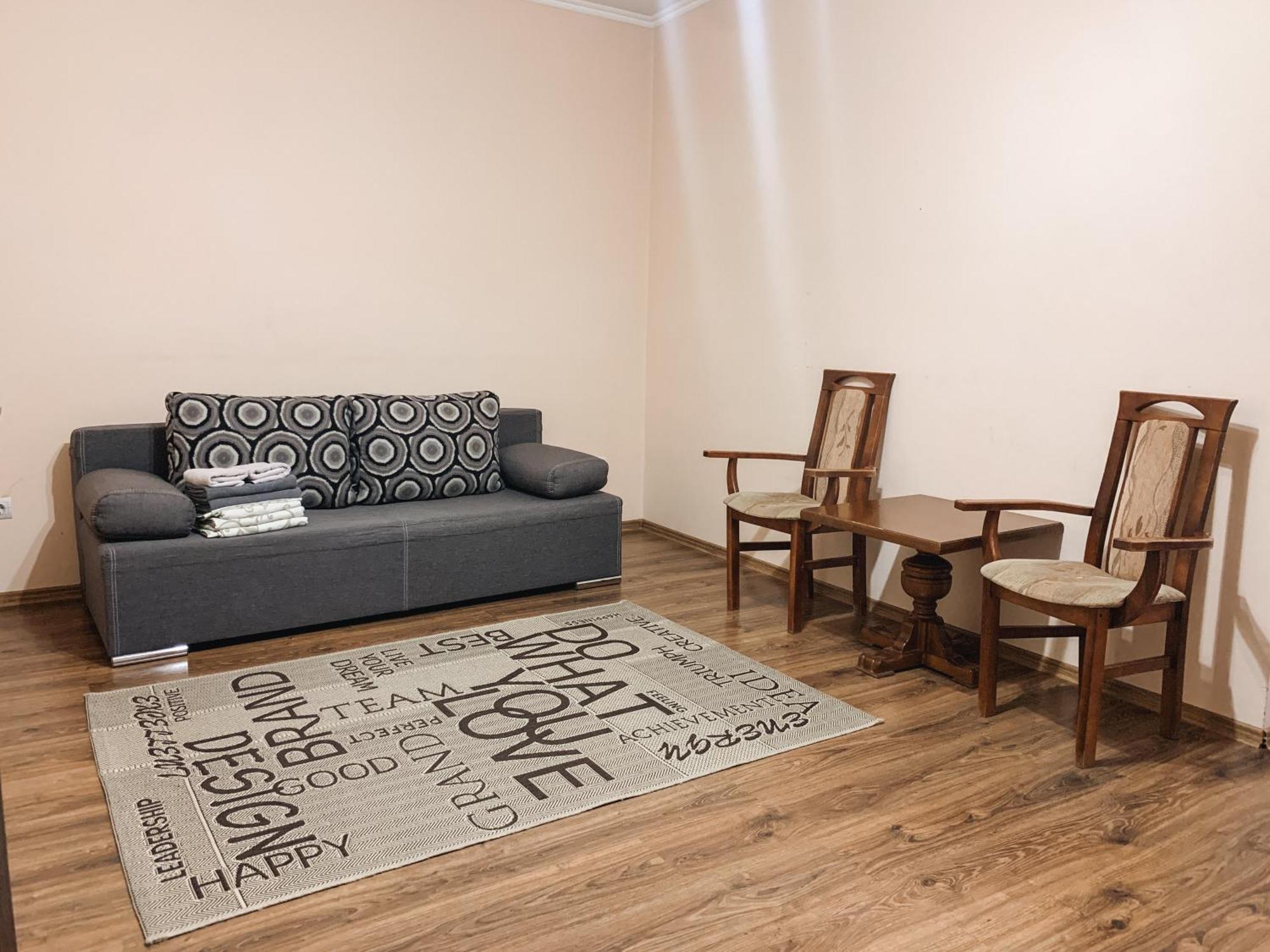 Apartments Domovik Parkaniya, 2A Mukacheve Luaran gambar