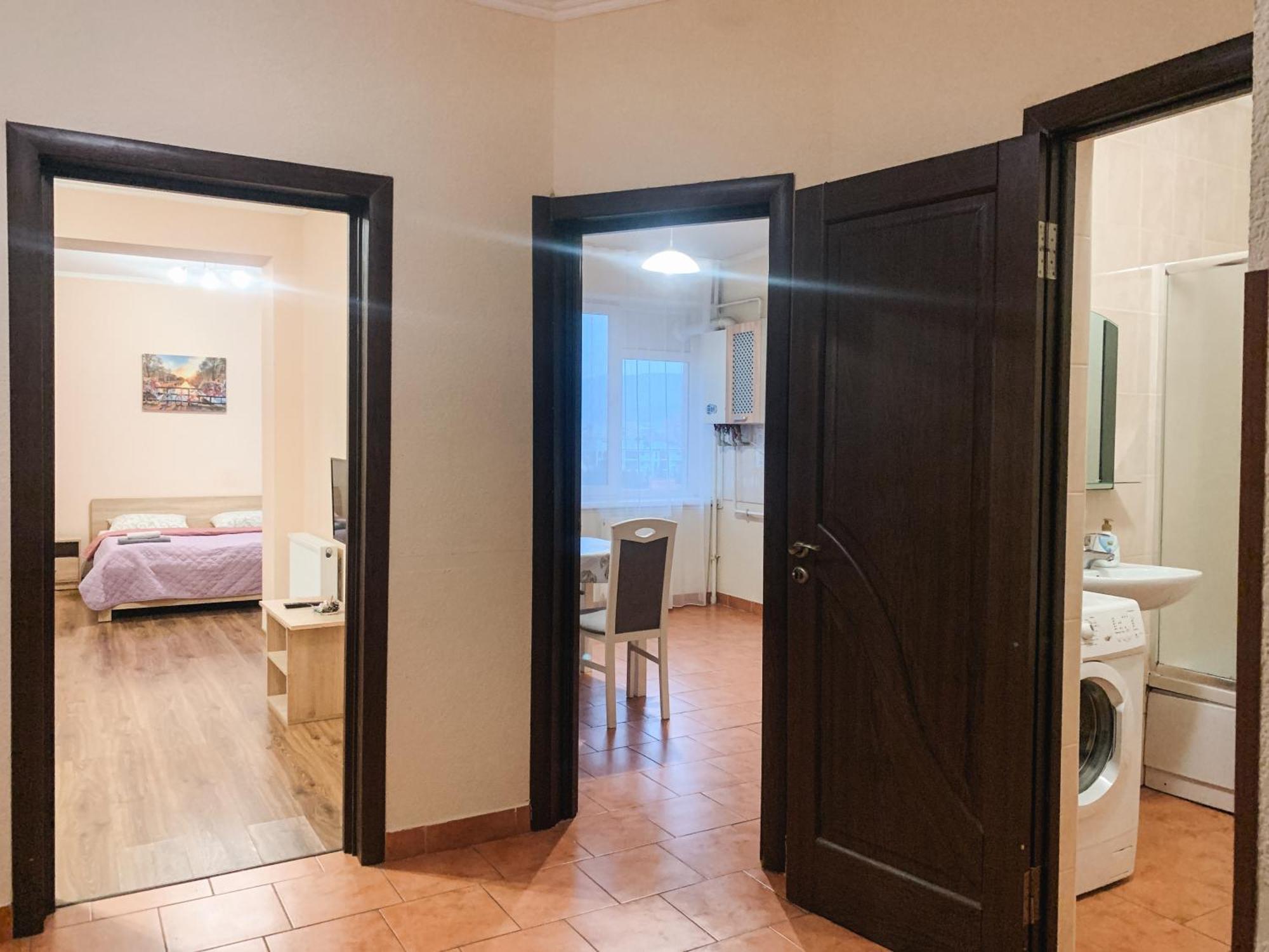 Apartments Domovik Parkaniya, 2A Mukacheve Luaran gambar