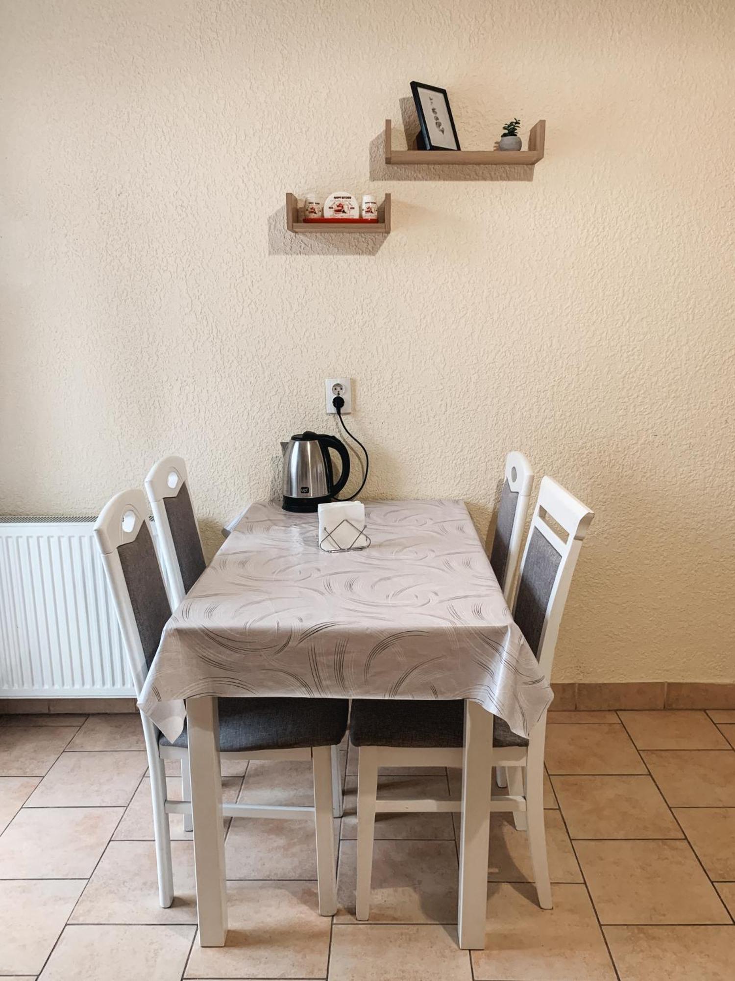 Apartments Domovik Parkaniya, 2A Mukacheve Luaran gambar