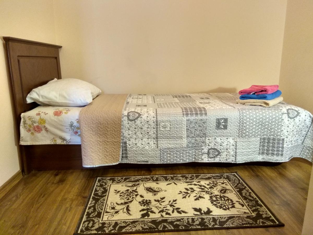 Apartments Domovik Parkaniya, 2A Mukacheve Luaran gambar